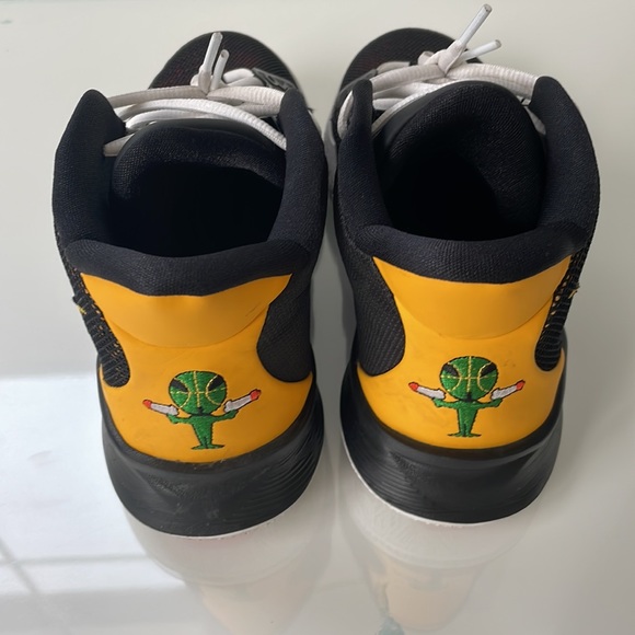 Kyrie 7 - Picture 2 of 8